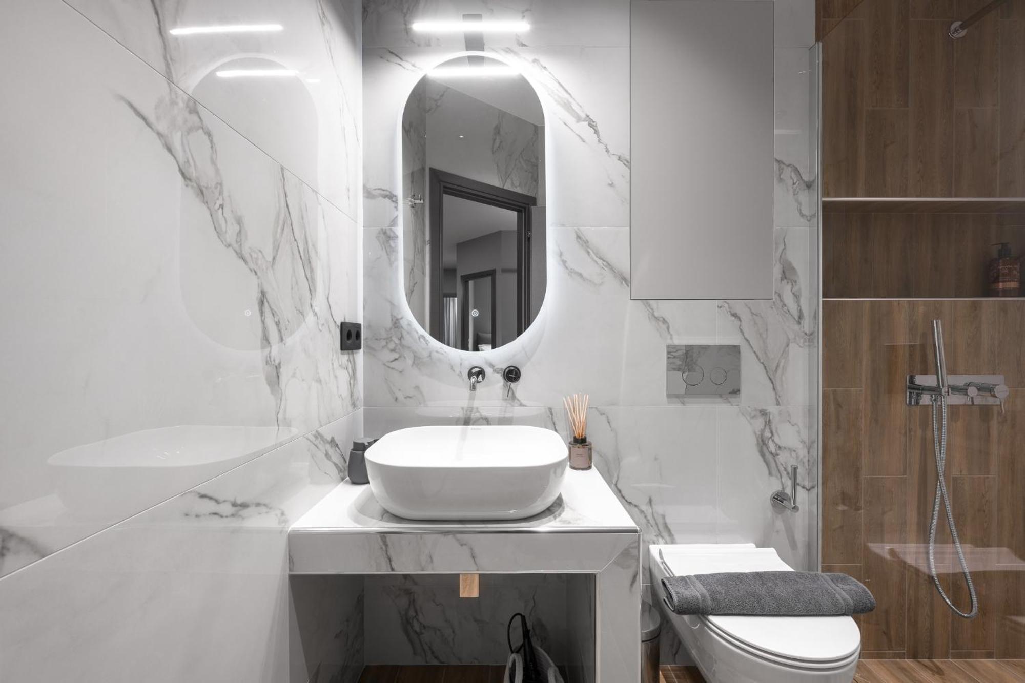 No9, Chic & Modern 2Bdr Apartment In The Centre Of เทสซาโลนิกิ ภายนอก รูปภาพ