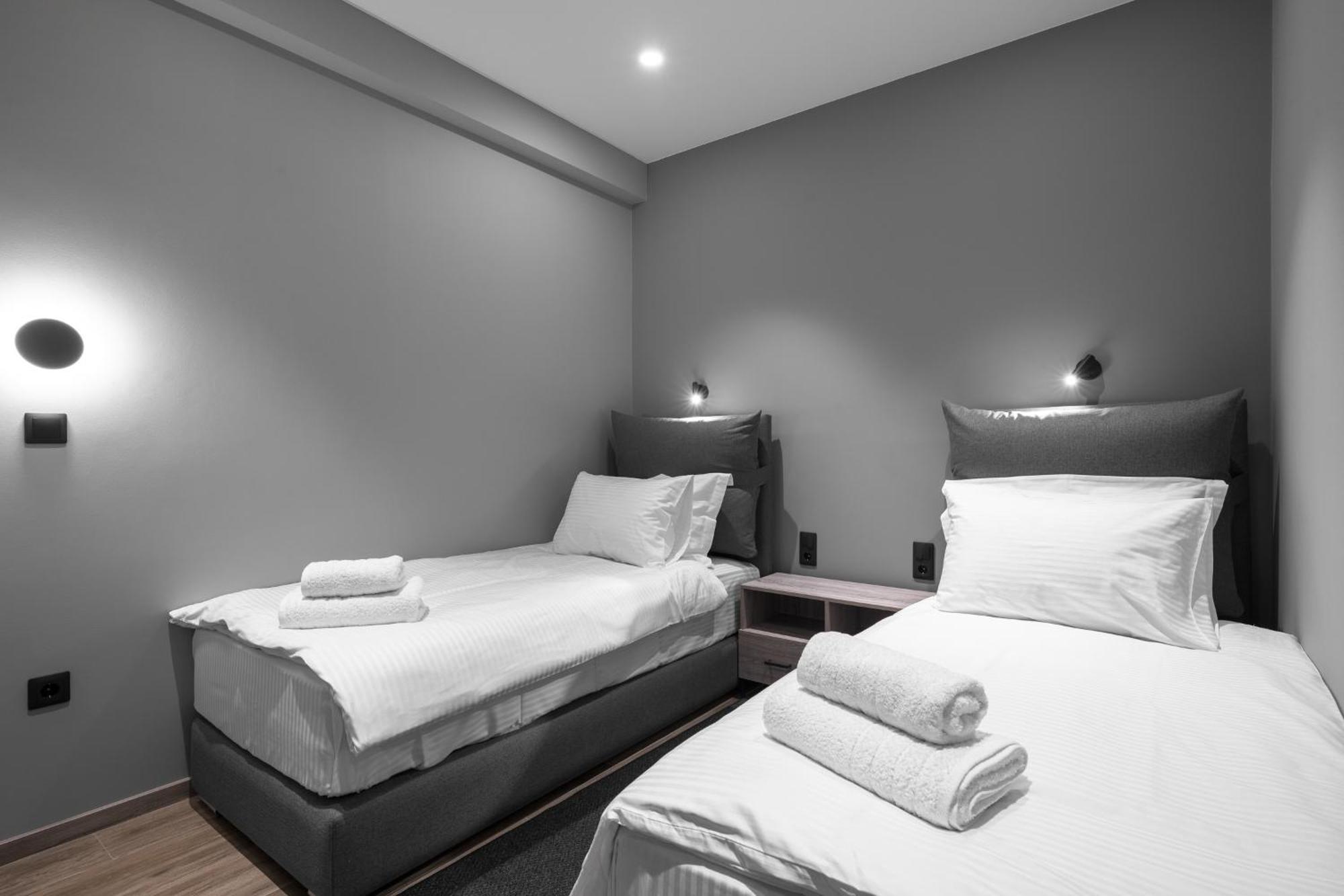 No9, Chic & Modern 2Bdr Apartment In The Centre Of เทสซาโลนิกิ ภายนอก รูปภาพ