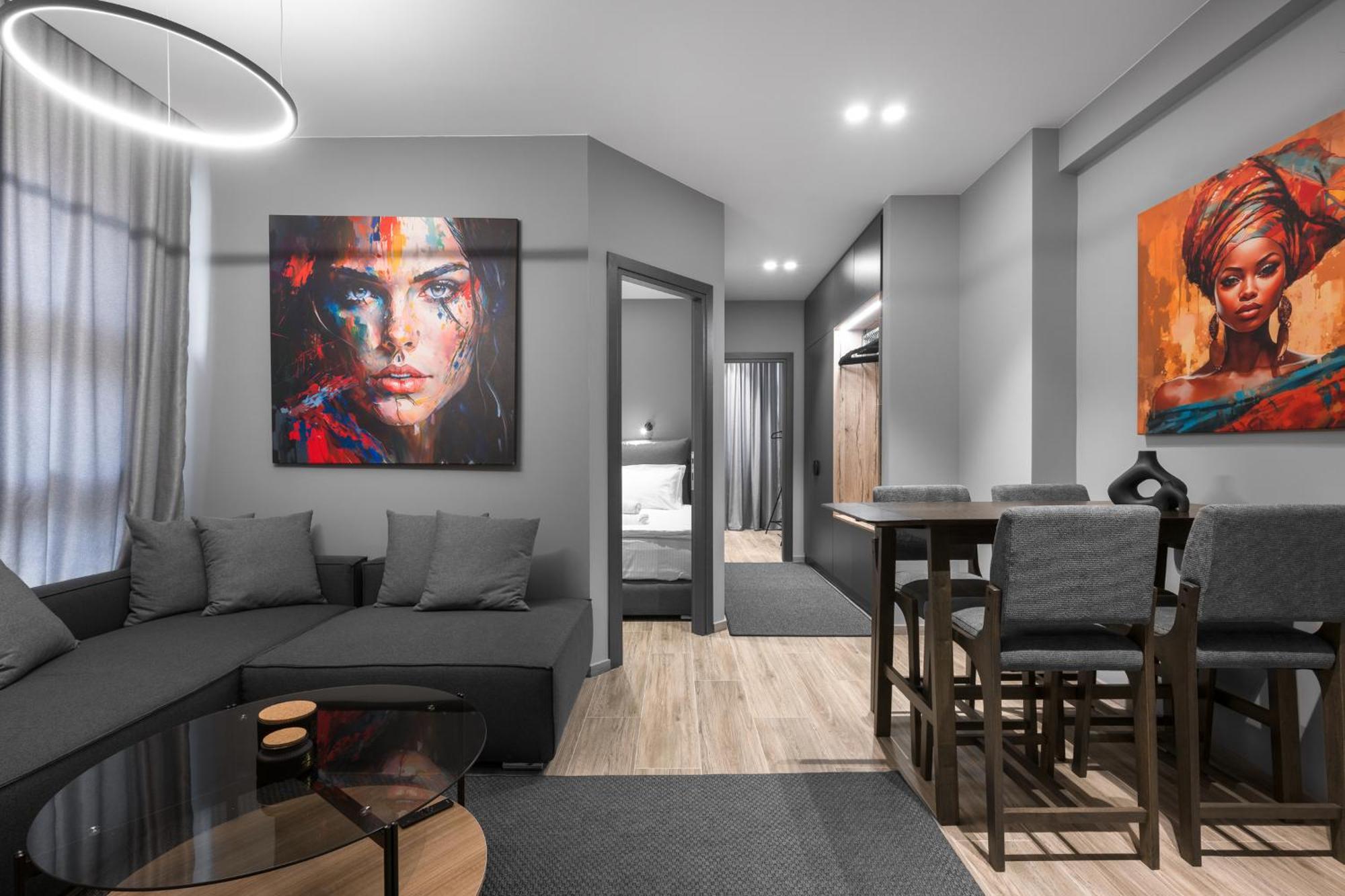 No9, Chic & Modern 2Bdr Apartment In The Centre Of เทสซาโลนิกิ ภายนอก รูปภาพ